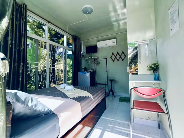 Standard Garden View Queen Room