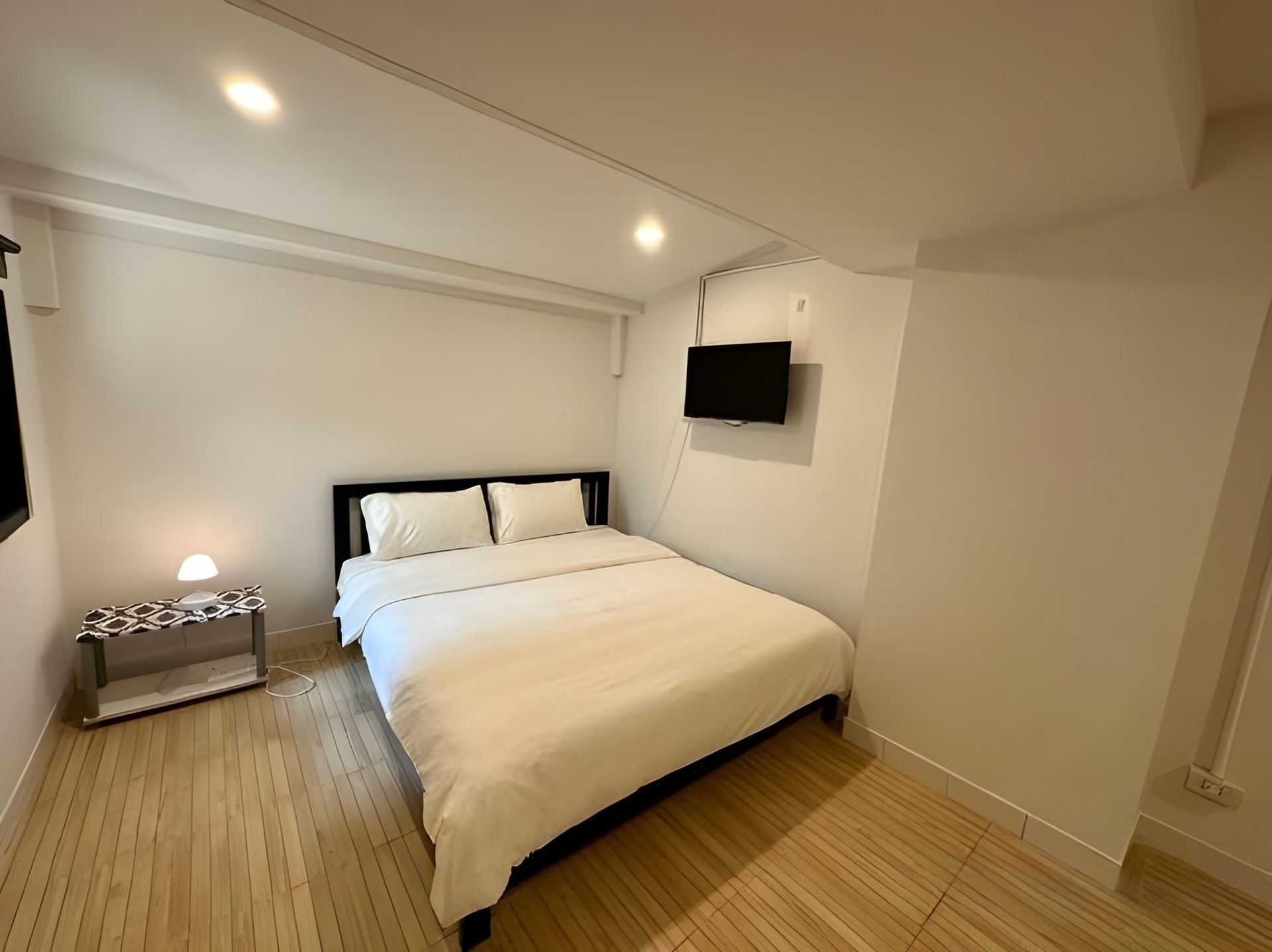 เดอะ คิ้วท์ สีลม โฮสเทล (The Cute Silom Hostel)1