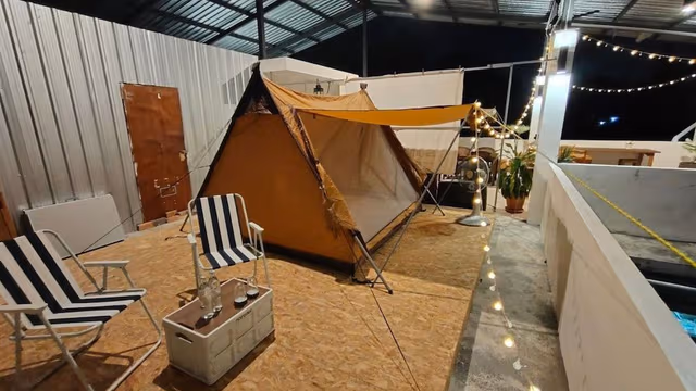 Basic Tent, 1 King Bed