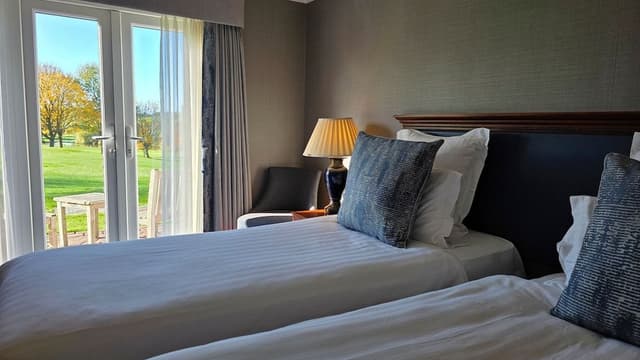 Deluxe Room, 2 Twin Beds, Non Smoking