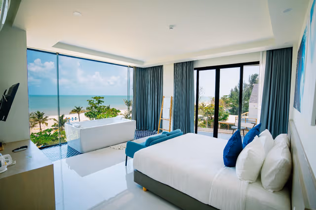 Deluxe Jacuzzi Ocean View