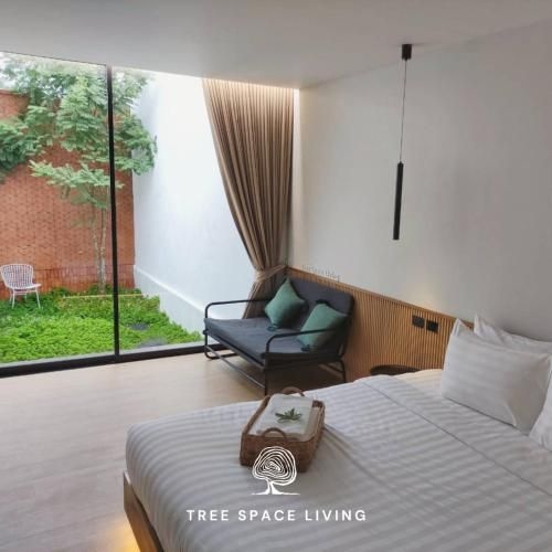 Tree Space Living0