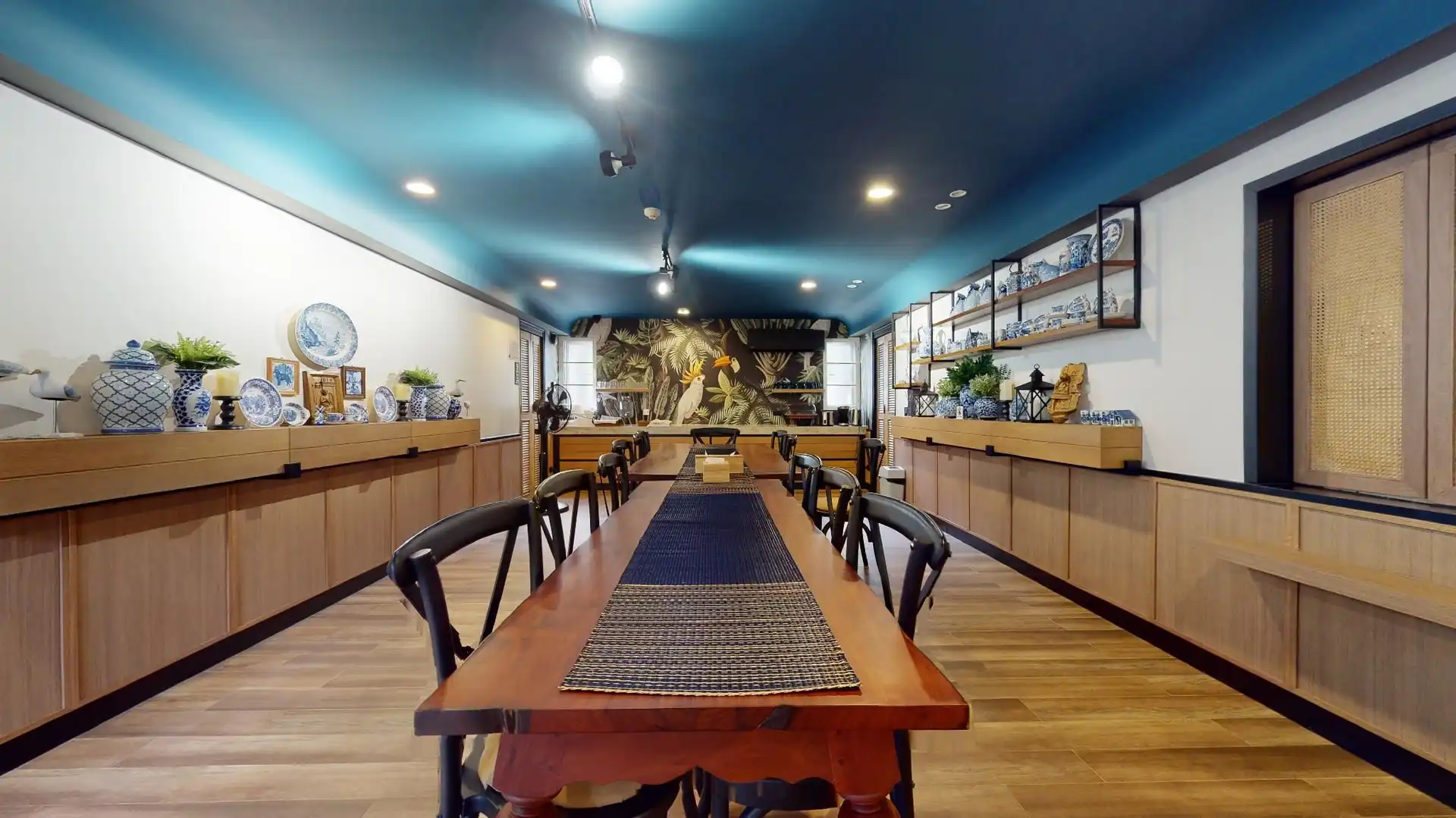 โรงแรมอีท สลีฟ จันท์ โรงแรมอีท สลีฟ จันท์