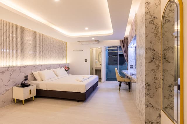 Superior King Room