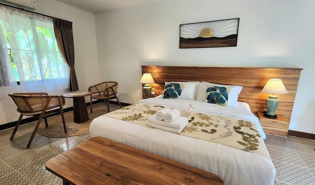 Deluxe Suite, Garden View