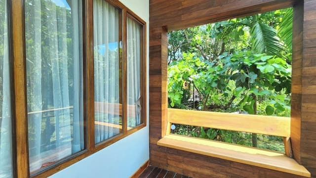 Junior House, Lanai, Park View