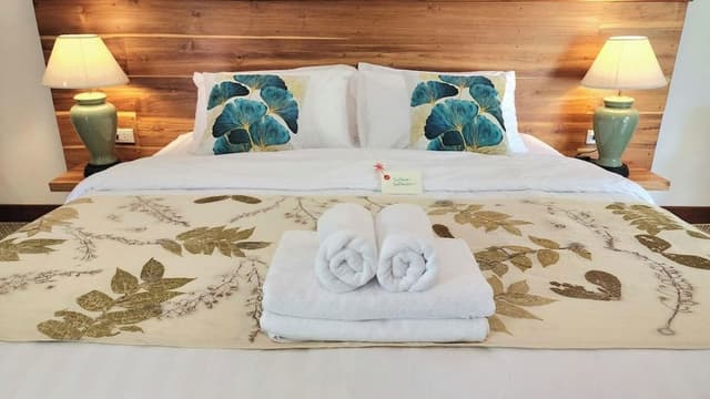 Deluxe Suite, Garden View