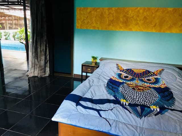 Deluxe1 Double Bed
