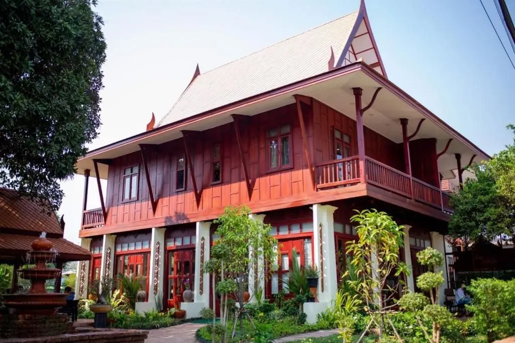 บ้านหลังวัง บ้านหลังวัง