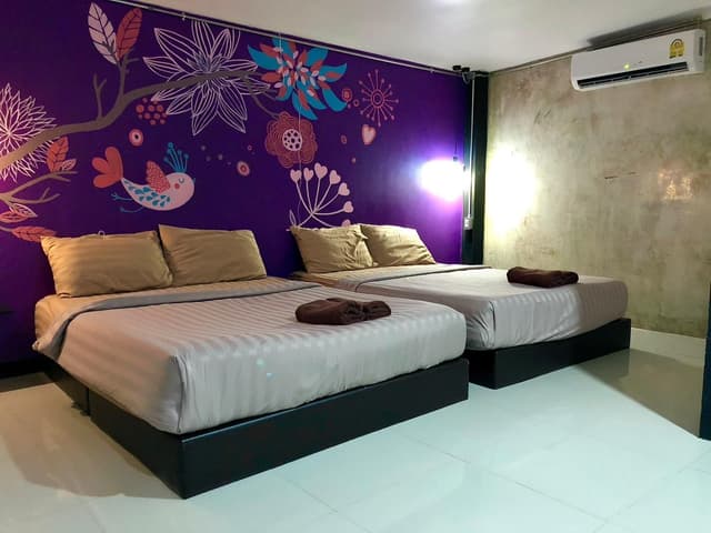 Deluxe Queen Bed