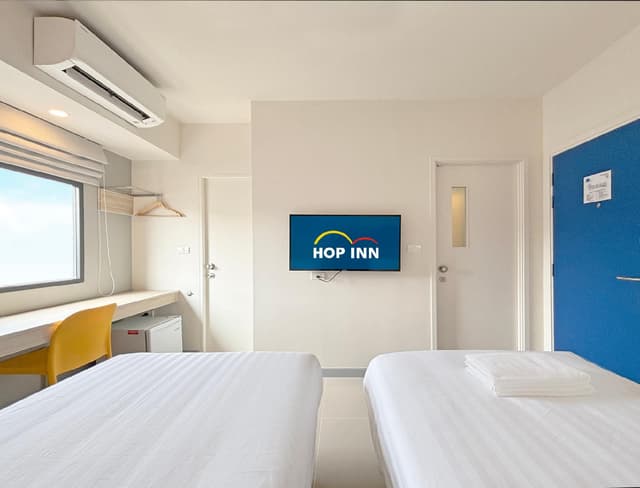Standard Twin Room with Balcony