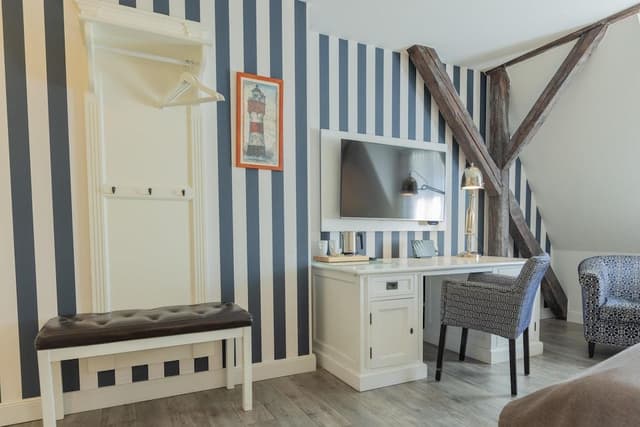 Comfort Room, 1 King Bed (Comfort Plus)
