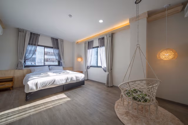 Deluxe Corner Room