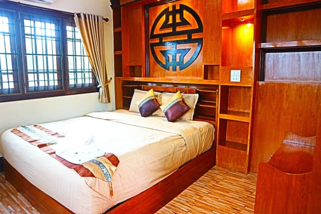Standard Room with King Bed