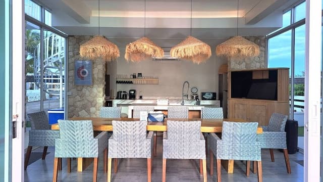 Luxury 6-Bedroom Beach Front Villa