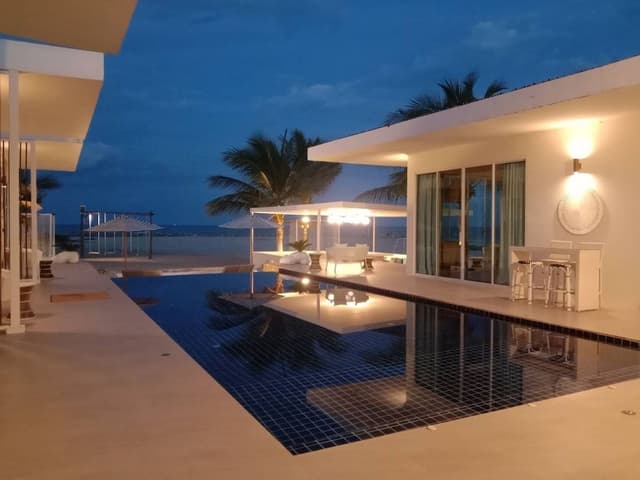 Luxury 6-Bedroom Beach Front Villa