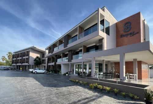 Super Highway Hotel Super Highway Hotel