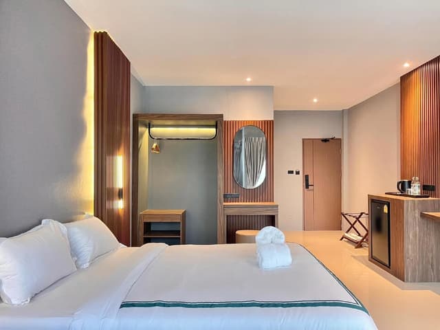 Standard Queen Room