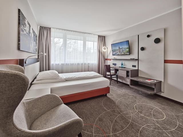 Executive Room, 1 Queen Bed, River View