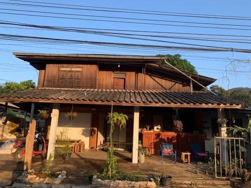Single Room with Shared Bathroom