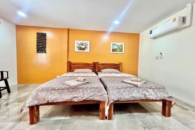Standard Twin Room
