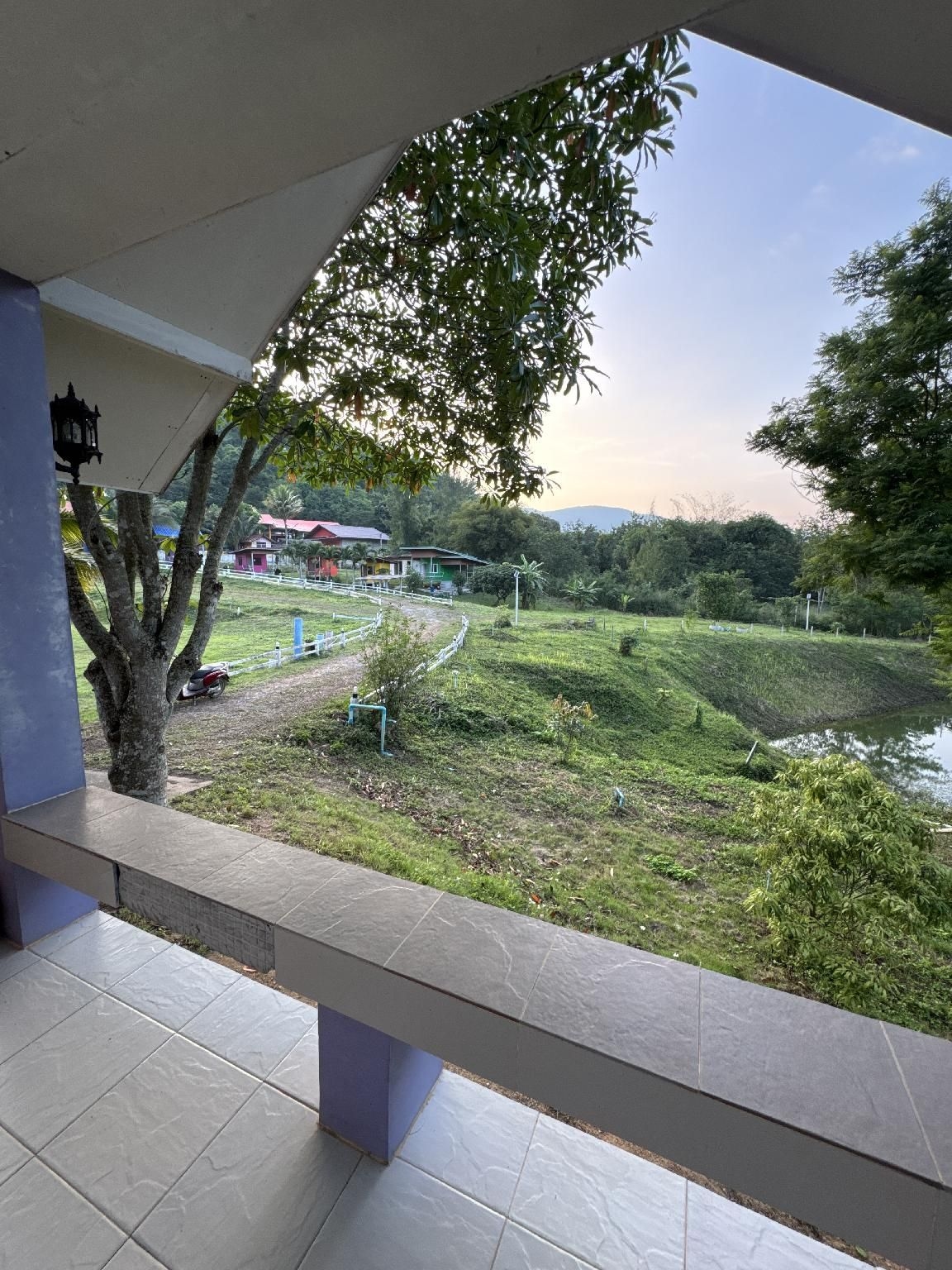 บ้านเนินเขา รีสอร์ท แอนด์ แคมป์ปิ้ง (Baan Nern Khao Resort & Camping)4