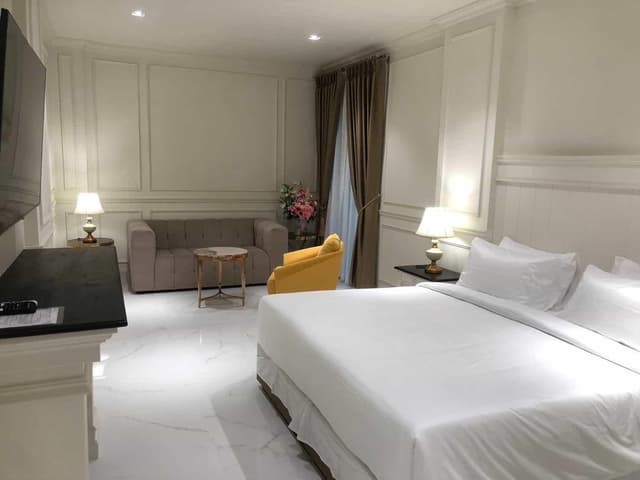 Deluxe King Room