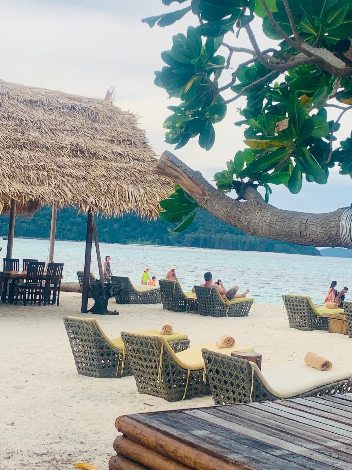 อันดามัน บีช รีสอร์ต หลีเป๊ะ (Andaman Beach Resort Lipe)2