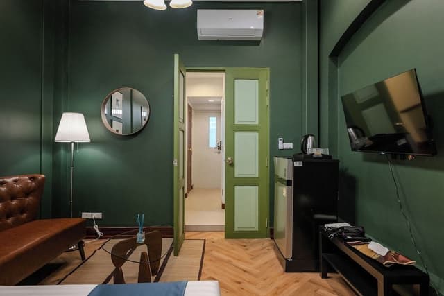 Family Quadruple Room, 2 Queen Beds, Non Smoking