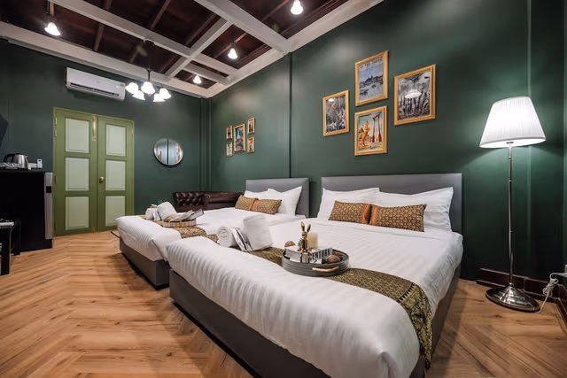 Family Quadruple Room, 2 Queen Beds, Non Smoking