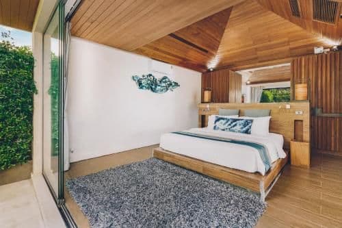 jacuzzi villa