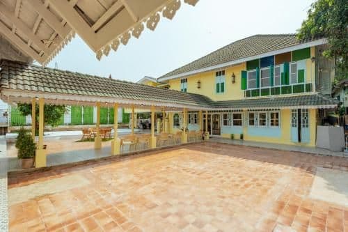 รูมเควสต์ บ้านคุณพระ ดิ ไอโคนิค เรสซิเดนซ์ รูมเควสต์ บ้านคุณพระ ดิ ไอโคนิค เรสซิเดนซ์