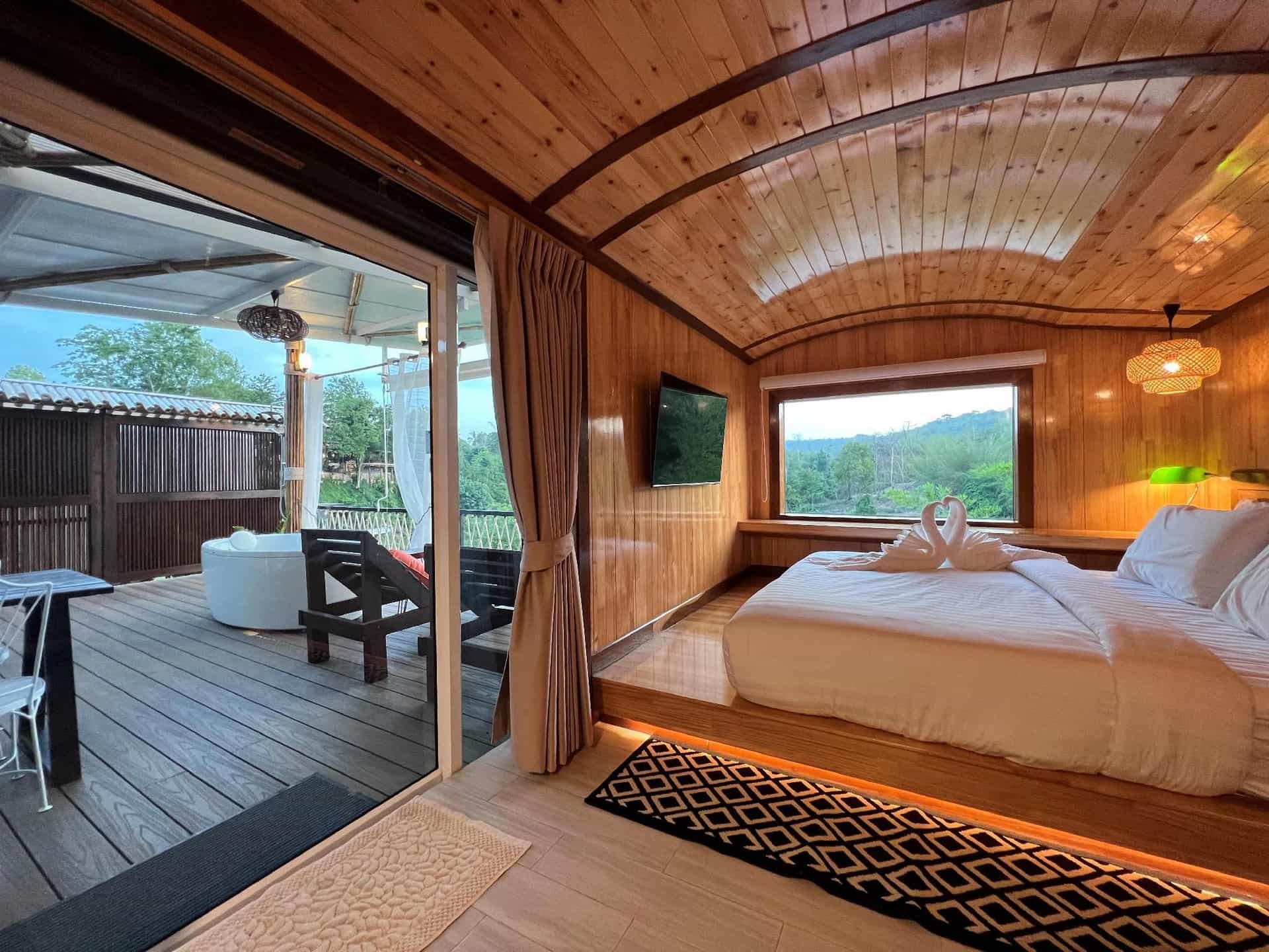 U HAUS Train Cabin Resort U HAUS Train Cabin Resort