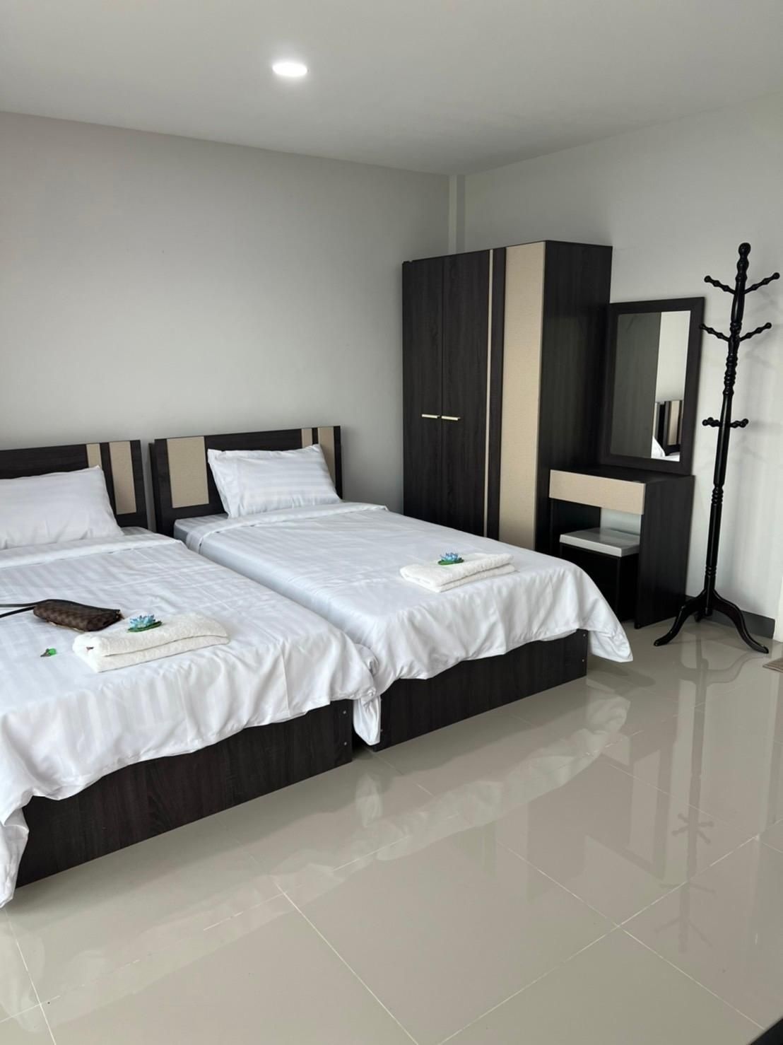 ธนาอพาร์ตเมนต์ (Thana Apartment)3