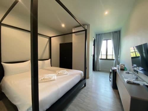 Medium Room