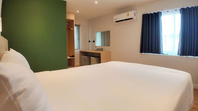 Deluxe Double Room, City View