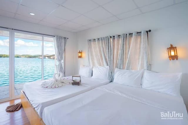 Superior Deluxe Queen Room