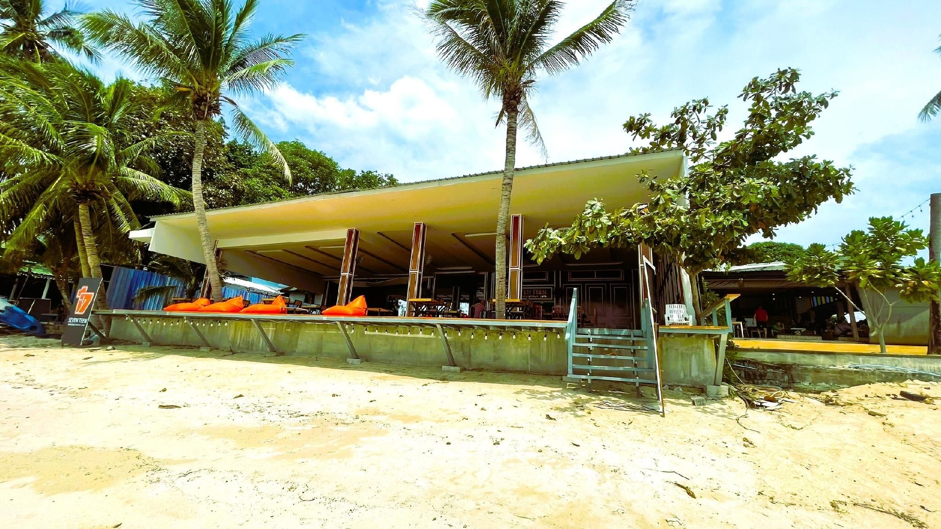 ร็อคสตาร์ บีช อพาร์ทเมนท์ (Rockstar Beach Apartments)0