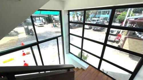 ร็อคสตาร์ บีช อพาร์ทเมนท์ (Rockstar Beach Apartments)1