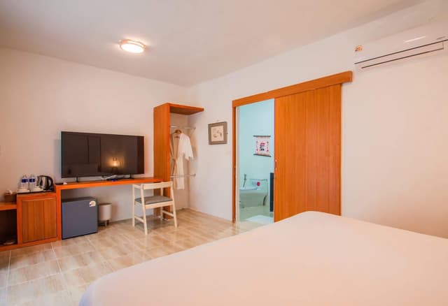 Superior - 1 King Bed