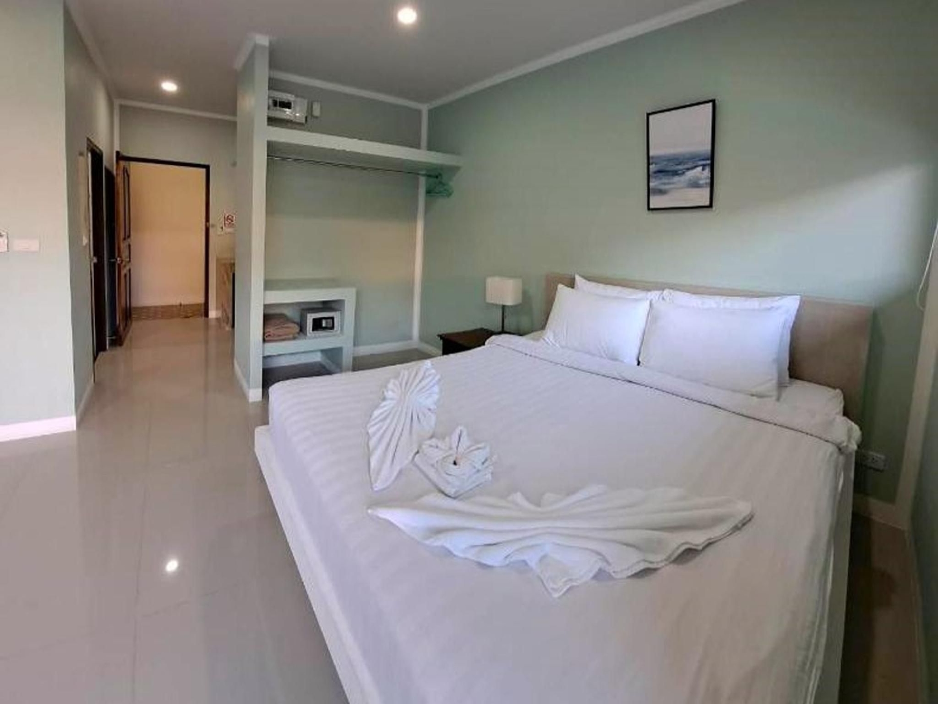 J & Ariya Hotel Near Samui Airport and Koh Phangan Pier1