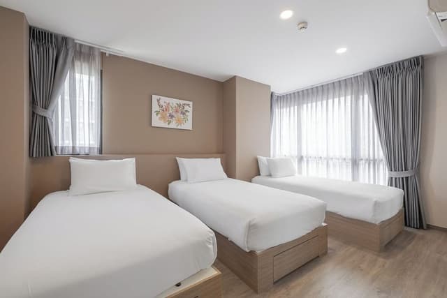 Homey Triple Room