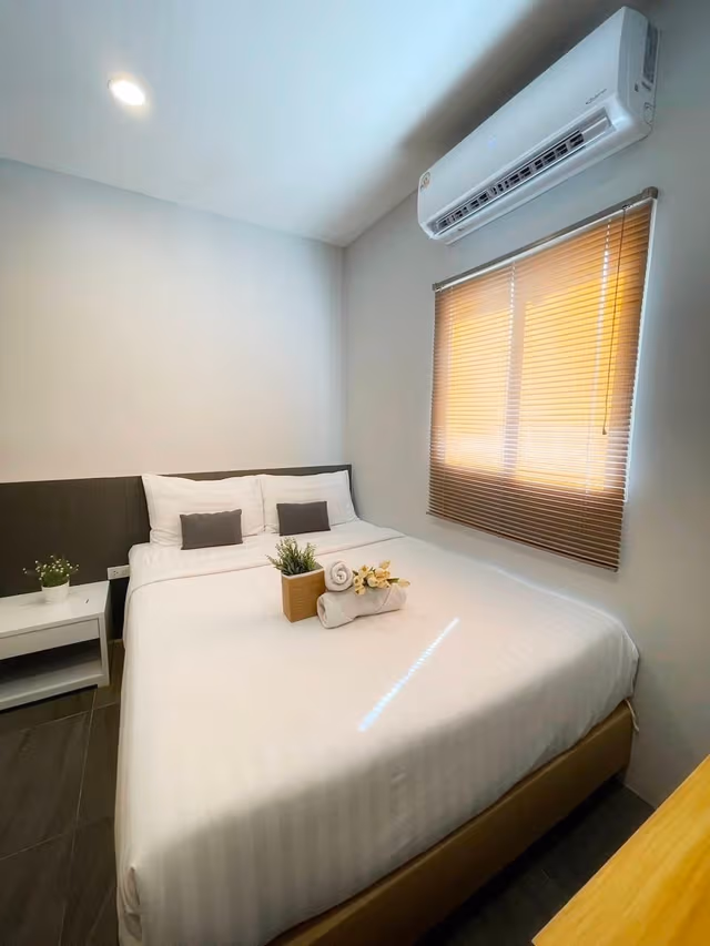 Standard Room Shared Bathroom
