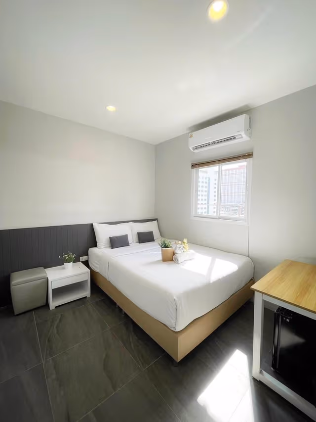 Standard Room Shared Bathroom