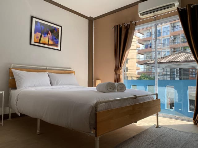 Standard Queen Room