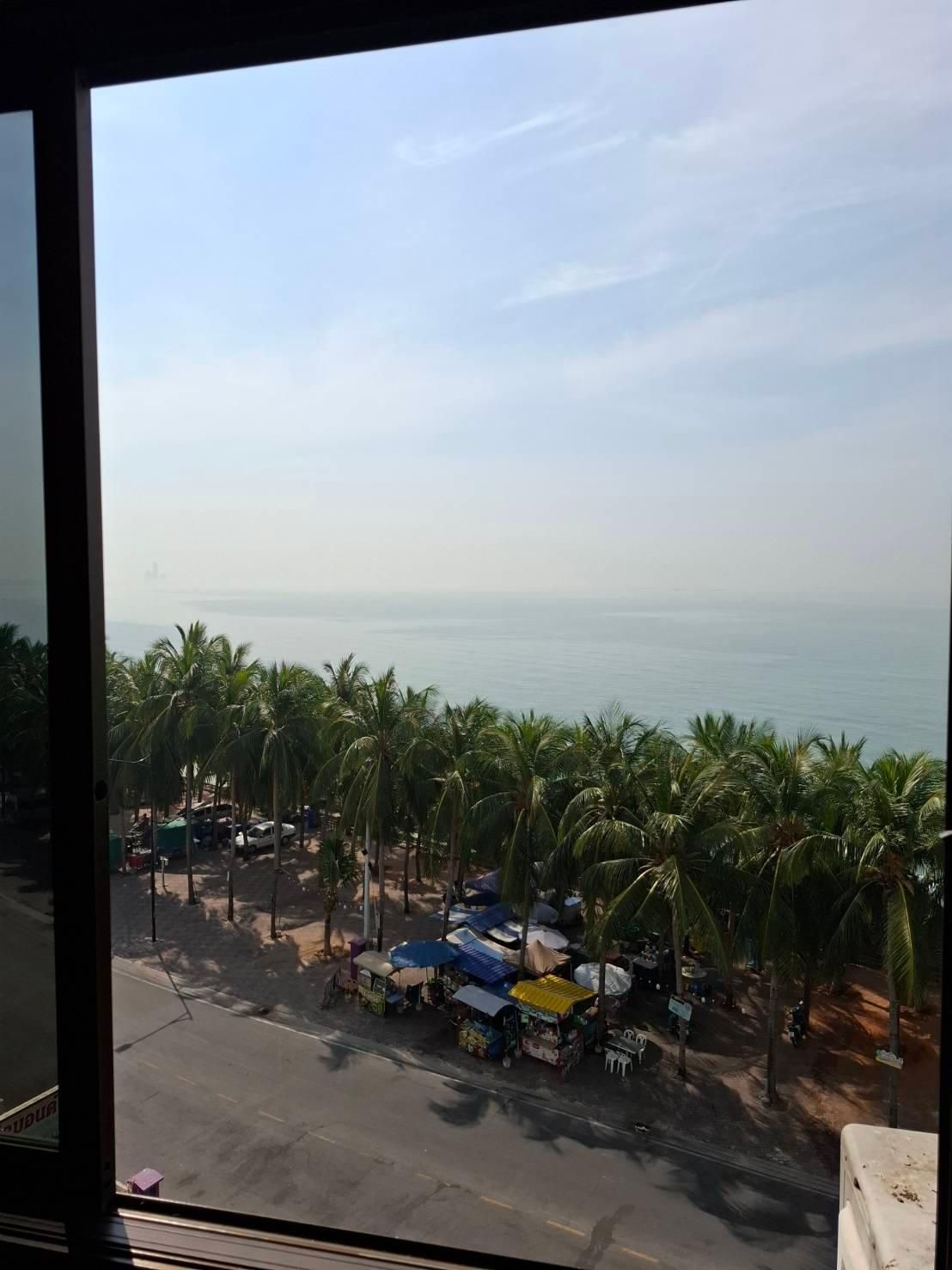 บางแสน รอยัล บีช ซีวิว รูม (Bangsaen Royal Beach Seaview Room)0