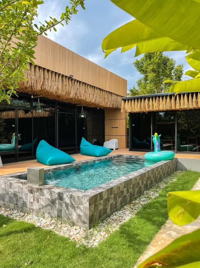2-Bedroom Pool View Cozy and Spacious Villa