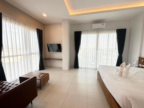 โรงแรมโช บ้านบึง (Choe Hotel Banbueng)1