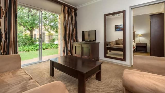 Deluxe Garden Apartment