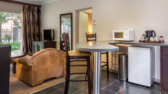 Deluxe Garden Apartment